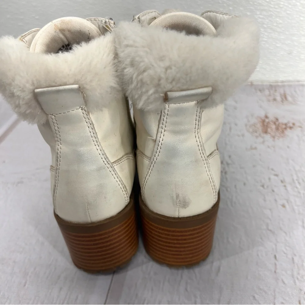 Mia Girl creamy white boots‎ Fur Top Sparkly tongue SIZE 2M
